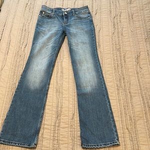Women’s wrangler bootcut denim. 5/6x34